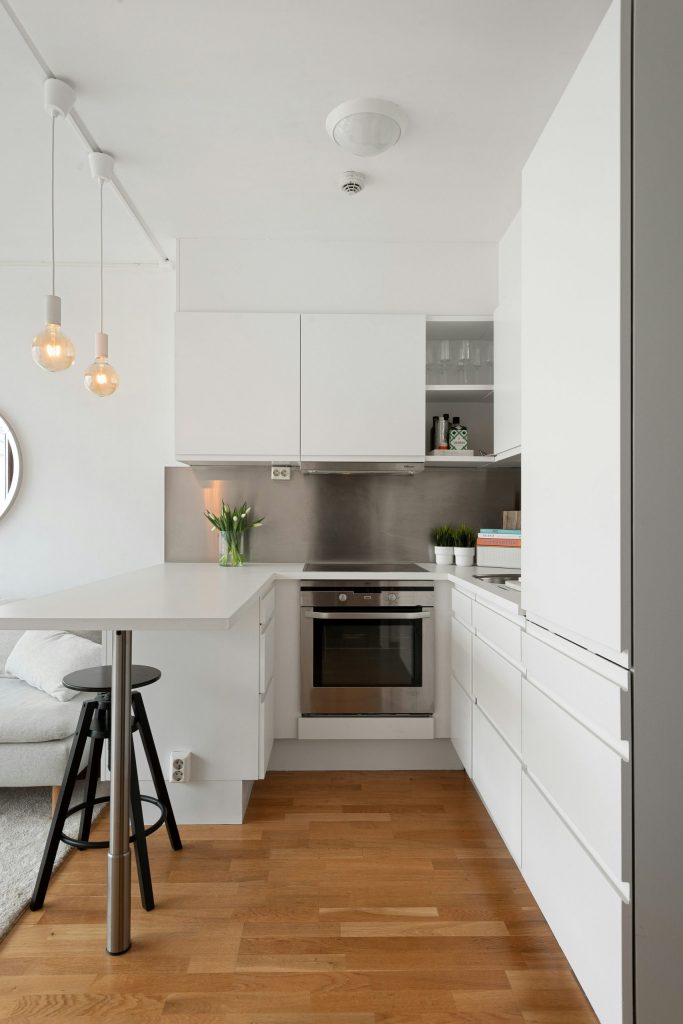 chetoi rénovation toulouse avis clients avec rénovation d'appartement ou maison dans la région midi-pyrénées, nouvelle cuisine blanche et neuve, qui donne une ambiance aéré à la pièce?